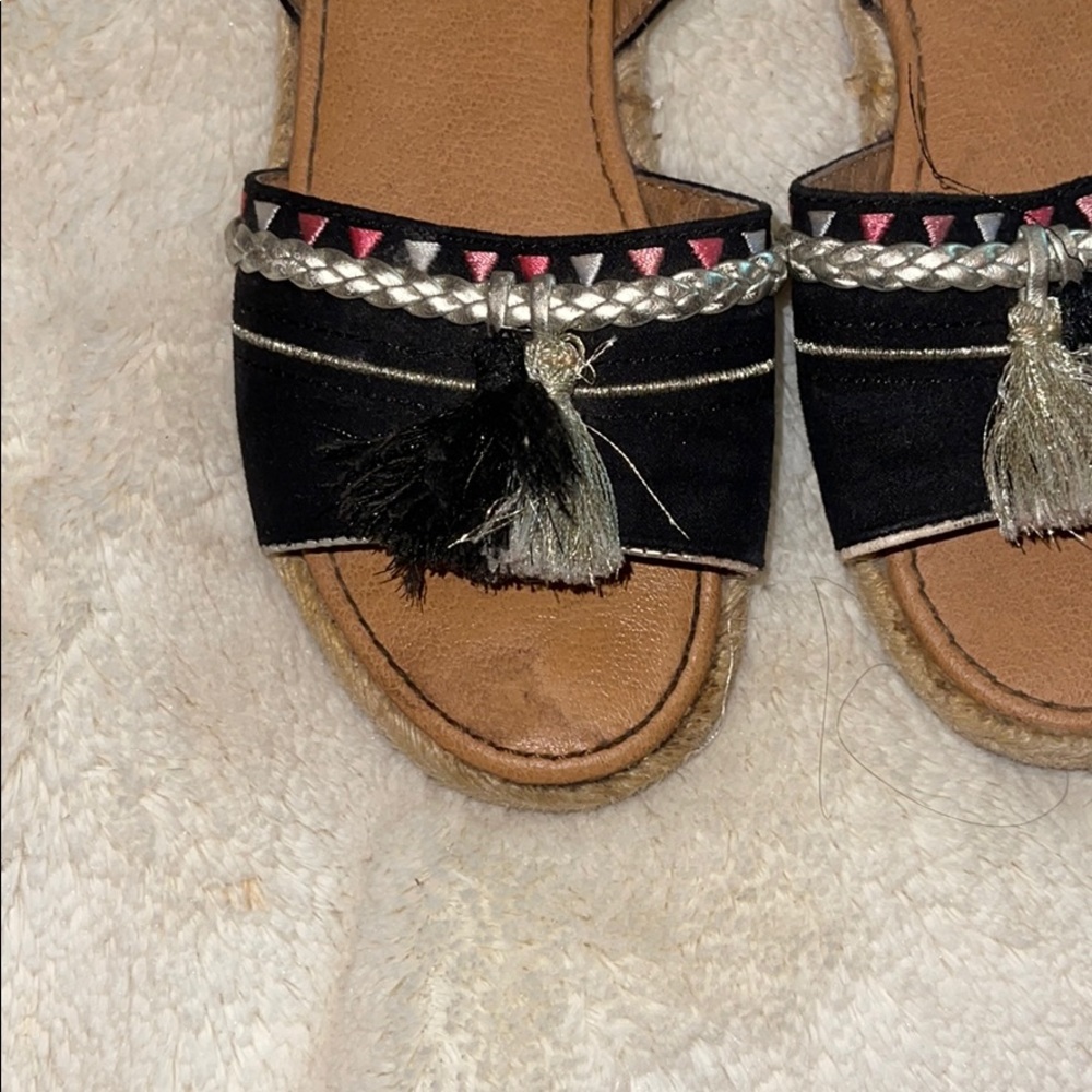 Sandals - Picture 2 of 3